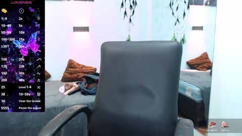 H I L A R Y online show from January 24, 3:11 am