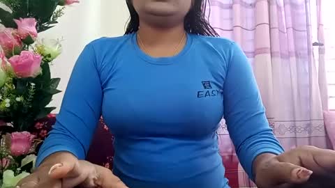 himuhimu22 online show from February 6, 9:00 am