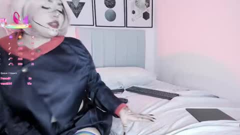 Hinazuru online show from November 20, 7:15 pm