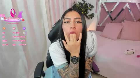 Snapshot of hisis_tay chatting on October 2, 11:59 am hisis online show from October 2, 11:59 am