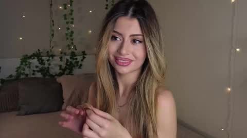 Moni Monica online show from November 2, 9:23 am