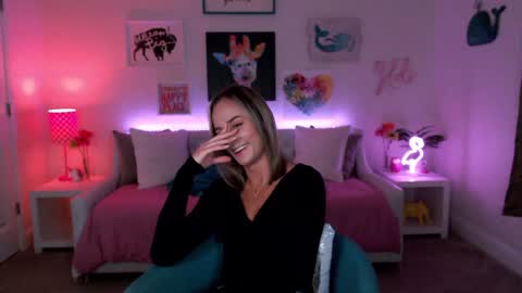 Holi Hurricane online show from March 6, 3:57 am