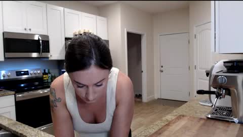 Holi Hurricane online show from April 17, 2:57 am