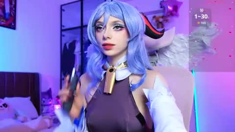 Holli online show from June 27, 1:17 pm