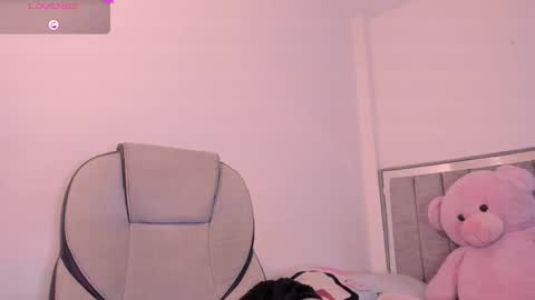 holly_16 online show from March 17, 1:09 am