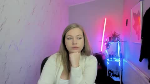 Holly online show from November 20, 9:16 pm