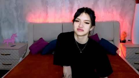 Holly online show from June 8, 2:01 am