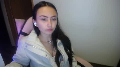 Snapshot of holly_rose69 chatting on October 19, 1:07 am Holly online show from October 19, 1:07 am