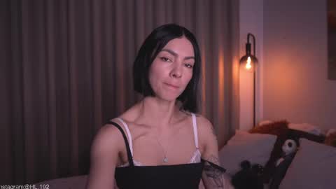 Holly Linder online show from July 1, 2:00 am