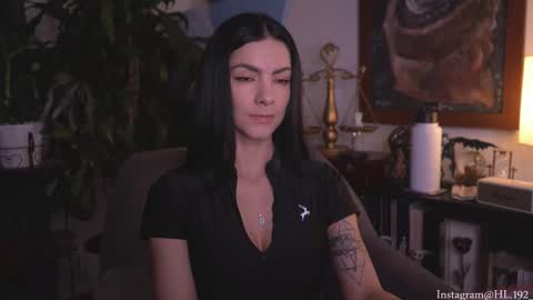 Holly Linder online show from February 5, 2:25 am