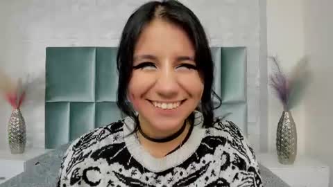 hollypeach_ online show from July 7, 7:38 pm