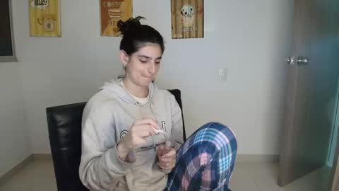 hollyshit_ online show from October 24, 2:51 am