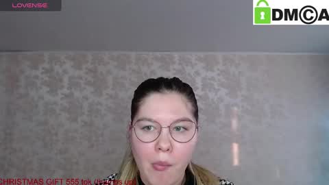 Snapshot of holy_michela chatting on December 24, 6:44 am Welcome guys Pleasure to see you all here My name is MichaelaTip menu is active Private is open online show from December 24, 6:44 am