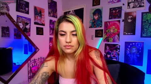 Snapshot of holyeva chatting on February 6, 10:21 pm   online show from February 6, 10:21 pm