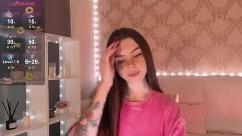 Mia online show from December 22, 4:15 am