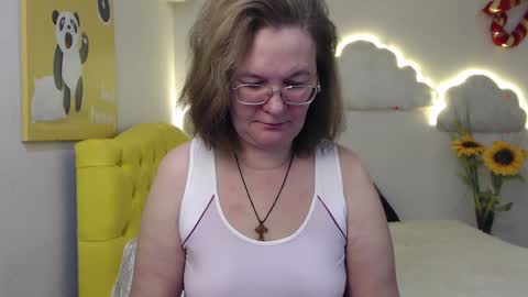 holymilfa online show from February 7, 7:40 am