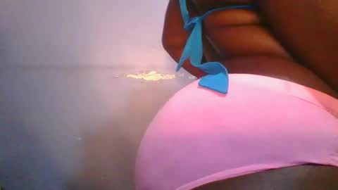 Snapshot of honey_beb chatting on September 9, 6:30 pm honey_beb online show from September 9, 6:30 pm