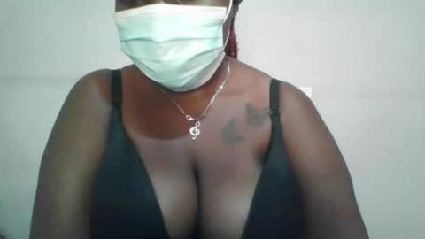Snapshot of honey_beb chatting on September 16, 7:27 am honey_beb online show from September 16, 7:27 am