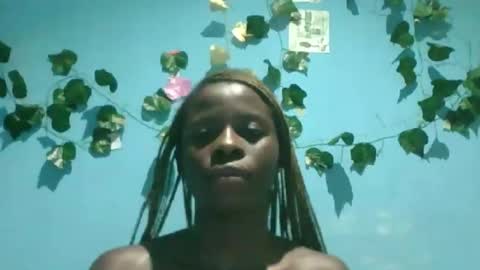 Snapshot of honey_bug2 chatting on September 26, 8:17 pm Queen online show from September 26, 8:17 pm