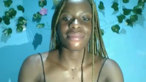 Snapshot of honey_bug2 chatting on September 20, 5:17 am Queen online show from September 20, 5:17 am