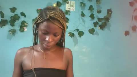 Snapshot of honey_bug2 chatting on September 30, 8:09 am Queen online show from September 30, 8:09 am