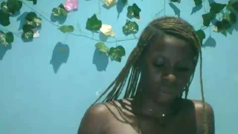 Snapshot of honey_bug2 chatting on September 16, 6:38 pm Queen online show from September 16, 6:38 pm