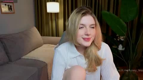 Lina online show from April 15, 7:58 pm