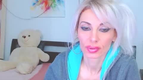 honey_lara online show from March 2, 5:08 am