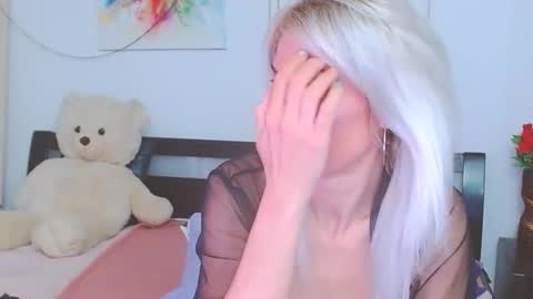 honey_lara online show from April 6, 4:34 am