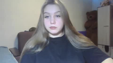 honey_lolaaa online show from October 23, 2:45 pm