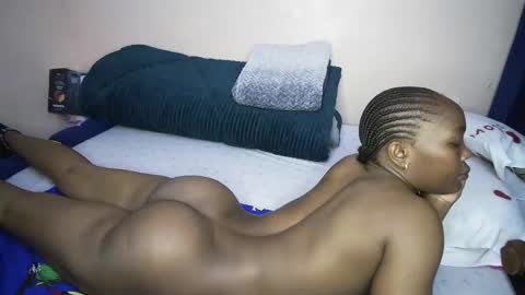 honey_nubia0 online show from April 23, 2:30 pm