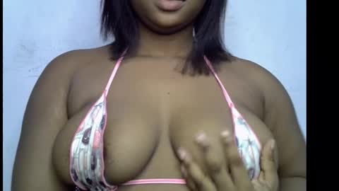 Snapshot of honey_plumx12 chatting on October 15, 8:22 pm mamacita online show from October 15, 8:22 pm