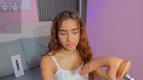 honey_sofii_ online show from April 7, 11:34 am