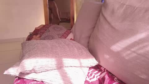 Snapshot of honey_sweet8 chatting on January 23, 7:18 pm Honey-Sweett online show from January 23, 7:18 pm