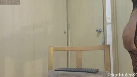Snapshot of honey_sweet8 chatting on February 16, 3:38 pm Honey-Sweett online show from February 16, 3:38 pm