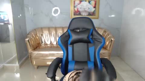 Snapshot of honey_torres_sub chatting on March 11, 1:23 pm HONEY online show from March 11, 1:23 pm
