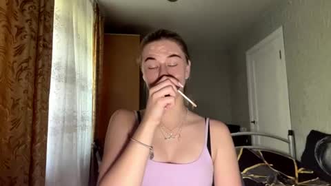 Klara online show from July 8, 1:24 pm
