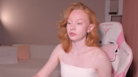Snapshot of honeyautumn chatting on September 12, 12:22 am honeyautumn online show from September 12, 12:22 am