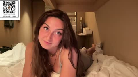 belle brunette online show from June 25, 9:49 pm