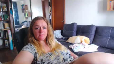 HoneydewMolly online show from June 9, 10:47 am