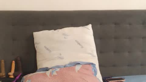 honeydropsxx2 online show from October 20, 11:41 pm