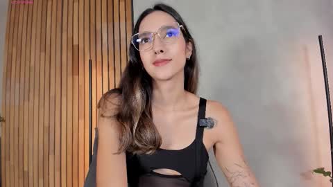 Sofia independent model online show from January 12, 12:10 pm