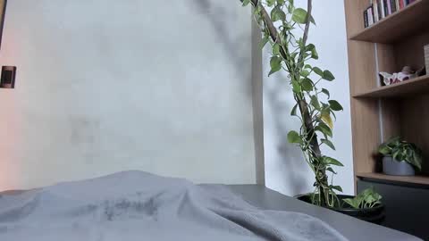 Snapshot of honeyhot69__ chatting on December 24, 11:17 am Sofia independent model online show from December 24, 11:17 am