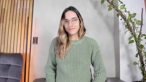 Snapshot of honeyhot69__ chatting on December 26, 11:32 am Sofia independent model online show from December 26, 11:32 am