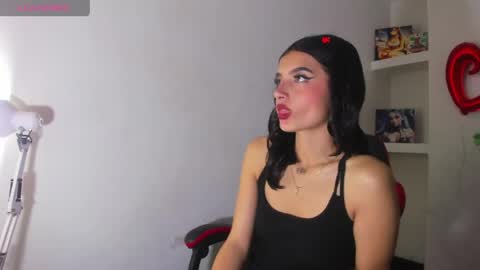 HONEY LUXE online show from April 19, 4:56 am