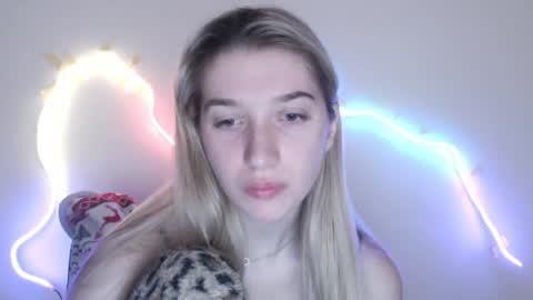 honeyveil online show from June 10, 1:43 pm