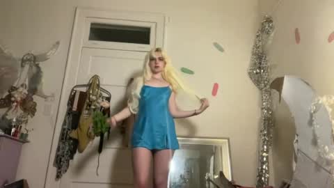 Emi Rose online show from July 7, 5:32 am