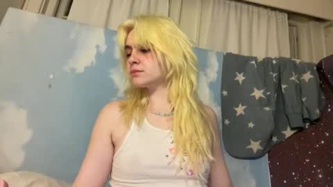 Emi Rose online show from May 7, 3:11 am