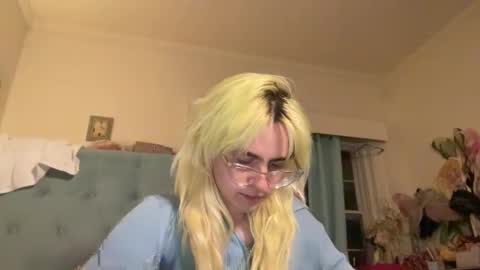 Emi Rose online show from March 4, 6:42 am