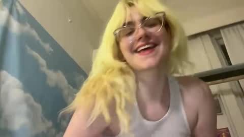 Emi Rose online show from April 17, 5:20 am